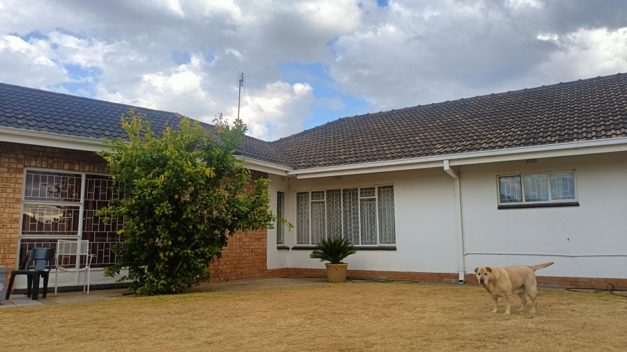 4 Bedroom Property for Sale in Wilkoppies North West